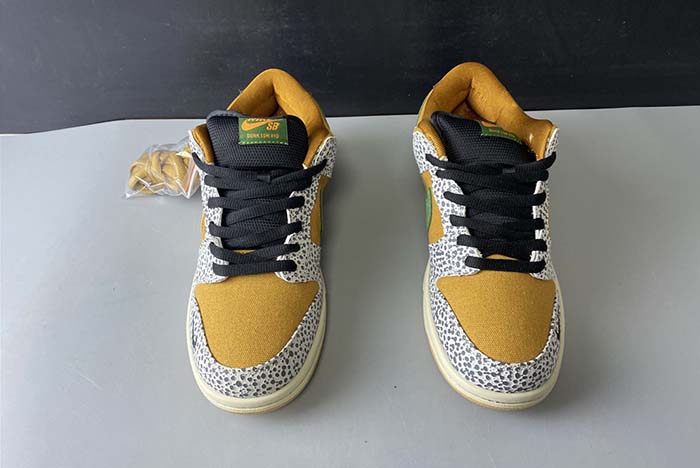 Nike SB Dunk Low “Safari” CD2563-002