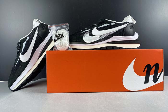 Sacai x Nike Pegasua Vaporfly Black White CI9928 001