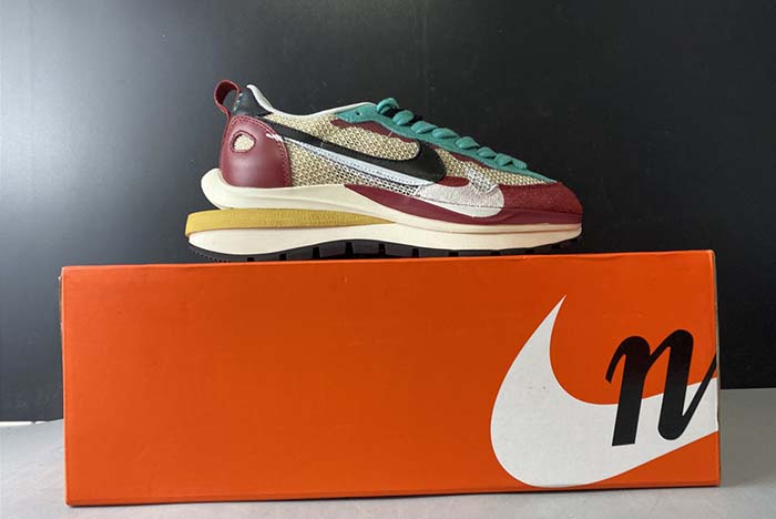 Sacai x Nike Pegasus VaporFly SP CI9928 301