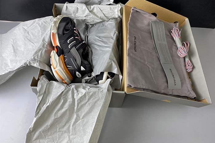 Ba*len*cia*ga track 3.0 542436 w1gb7 2019