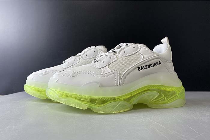 Ba*len*cia*ga triple s trainers clear sole light green 545325 w09o1 9844