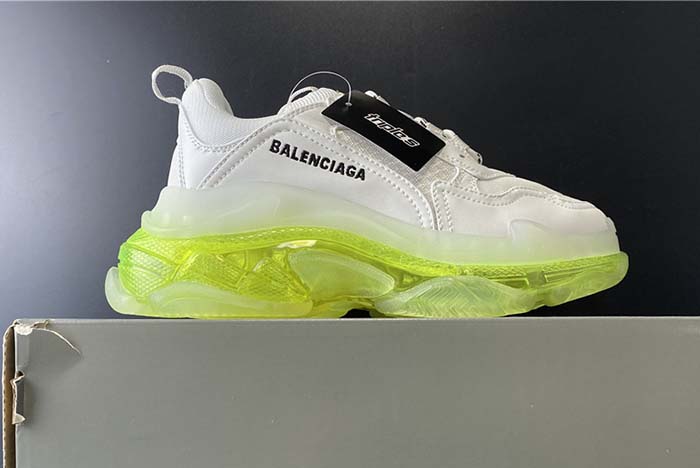 Ba*len*cia*ga triple s trainers clear sole light green 545325 w09o1 9844