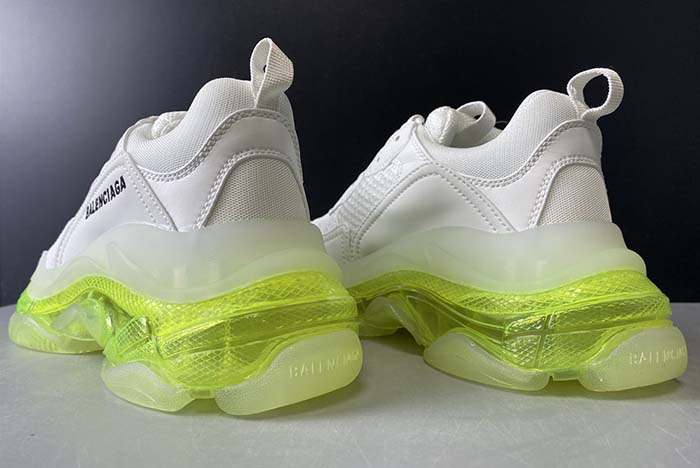 Ba*len*cia*ga triple s trainers clear sole light green 545325 w09o1 9844