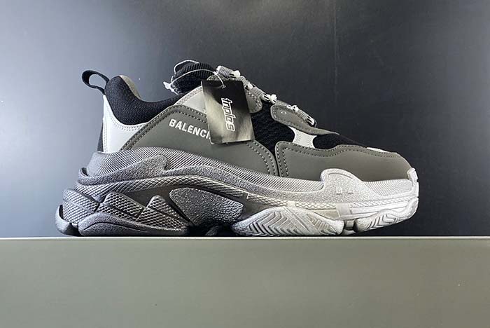 Ba*len*cia*ga triple s trainers clear sole black grey 545325 g09o1 9532