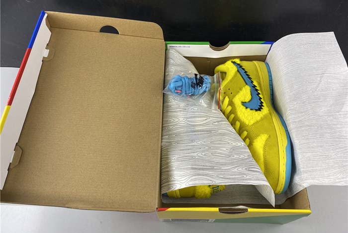 Grateful Dead x Nike SB Dunk Low“ Yellow Bear” CJ5378-700