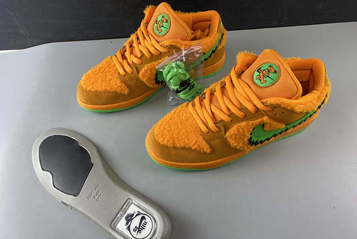 Grateful Dead x Nike SB Dunk Low CJ5378 800