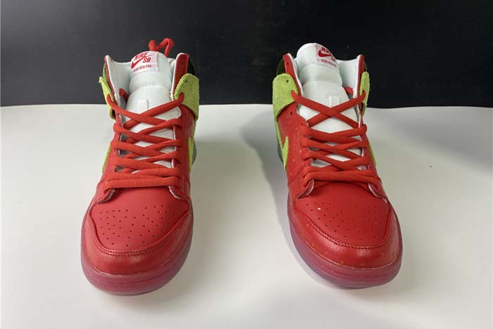 Nike SB Dunk High “Strawberry Cough CW7093-600