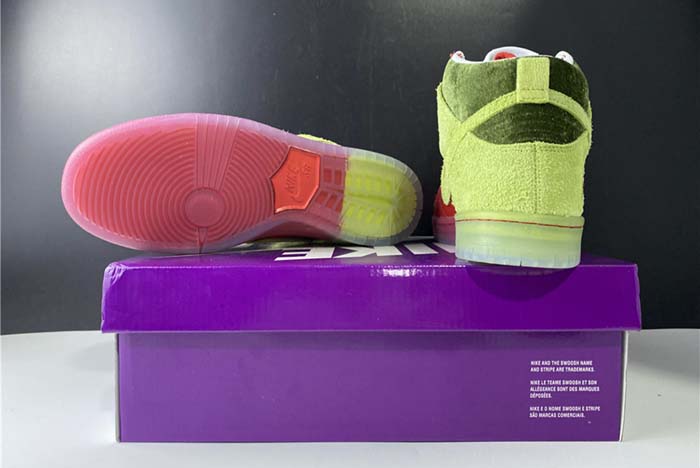 Nike SB Dunk High “Strawberry Cough CW7093-600