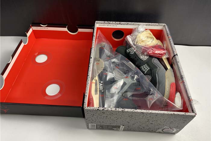 OFF-WHITE x Air Jordan 4 “Bred” CV9388-001