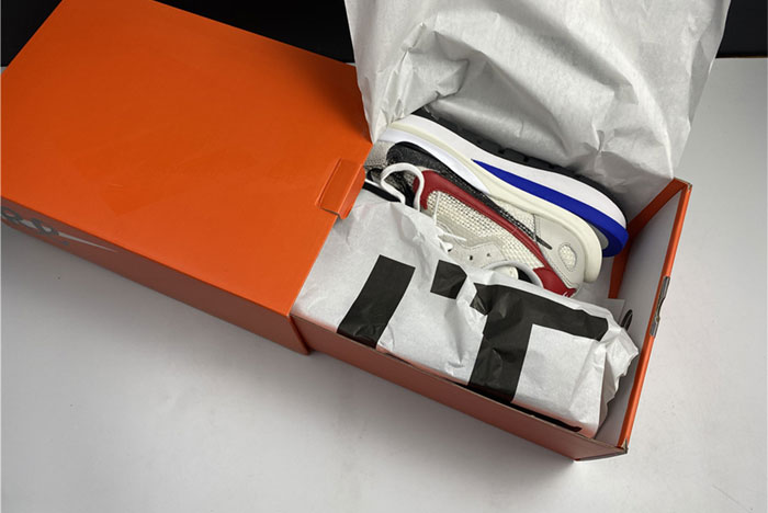 sacai x Nike VaporWaffle 3.0  CV1363-100