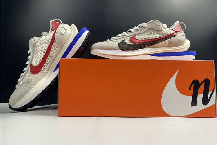 sacai x Nike VaporWaffle 3.0  CV1363-100