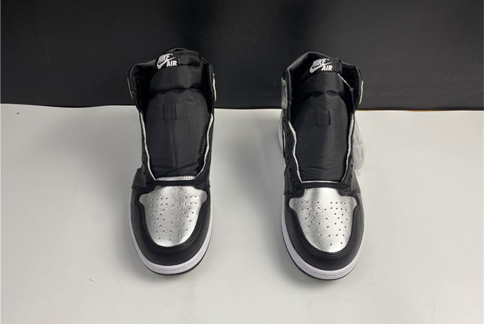 Air Jordan 1 High OG WMNS “Silver Toe” CD0461-001