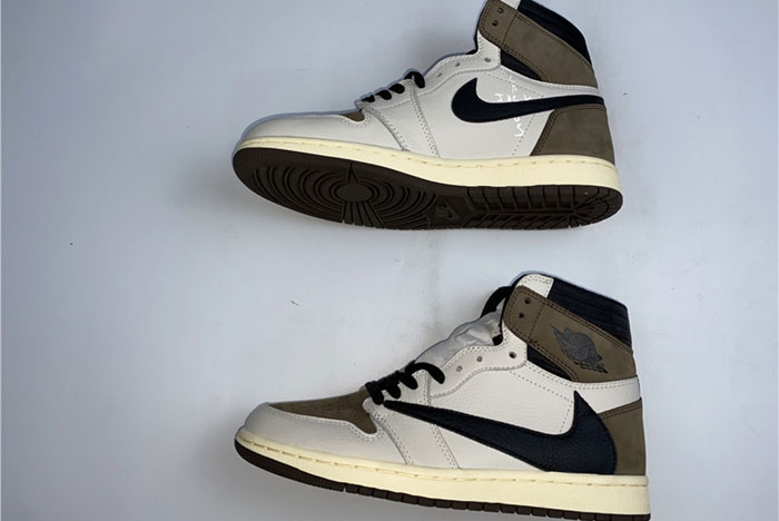 Travis Scott x Air Jordan 1 CD4487-1000