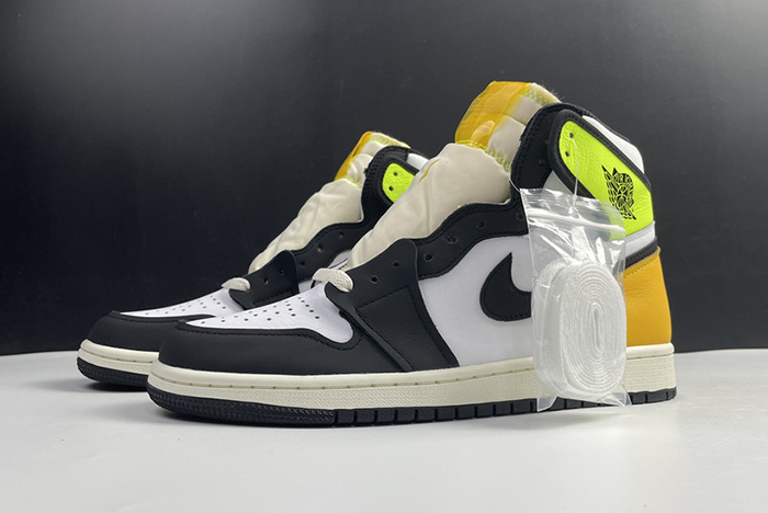 Air Jordan 1 High OG “University Gold 555088-118