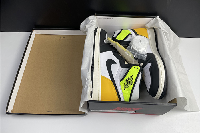 Air Jordan 1 High OG “University Gold 555088-118