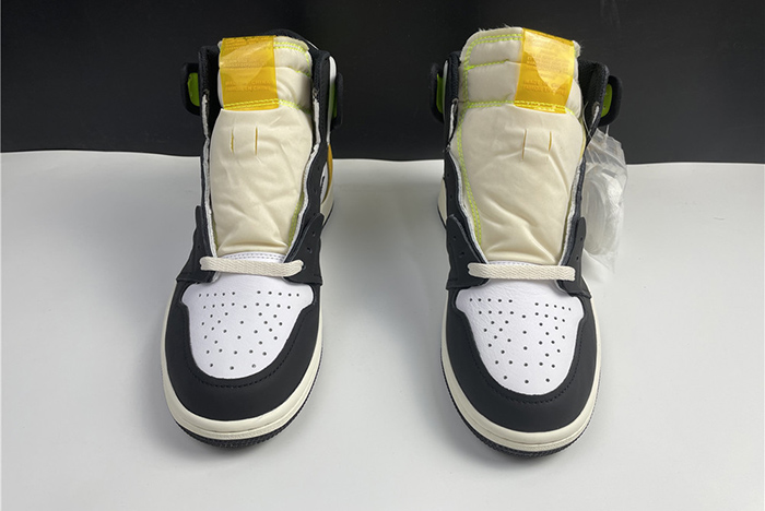 Air Jordan 1 High OG “University Gold 555088-118