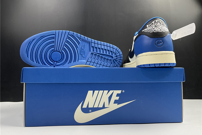 Air Jordan 1 Travis Scott  DM7866-140