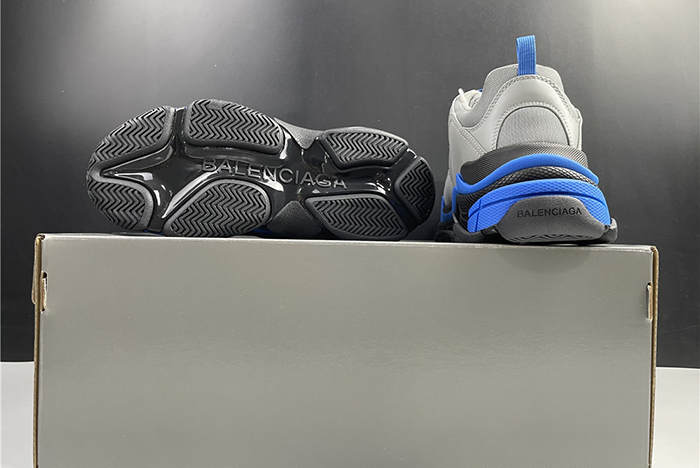 Ba*len*cia*ga triple s trainers 536737 w06n1 9018