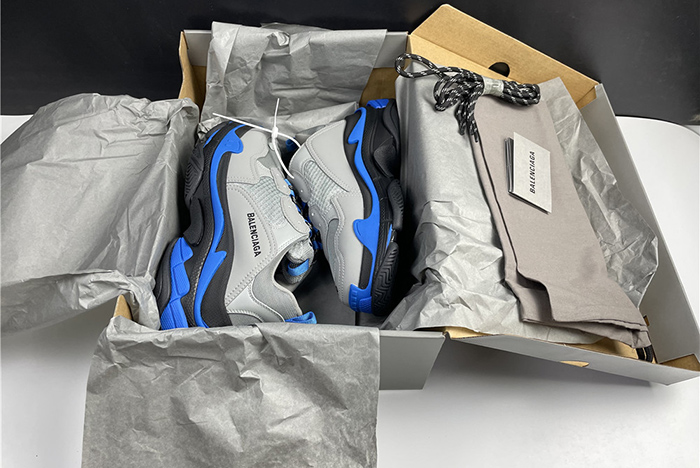 Ba*len*cia*ga triple s trainers 536737 w06n1 9018