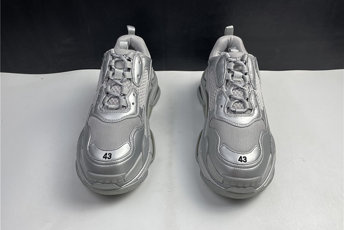 Ba*len*cia*ga triple s trainers  536737 w2fs2 8100