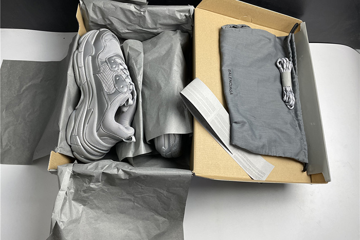 Ba*len*cia*ga triple s trainers  536737 w2fs2 8100