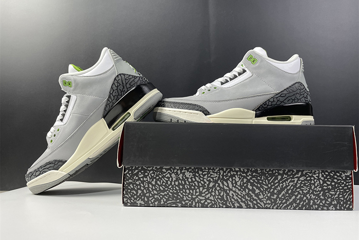 Air Jordan 3 Chlorophyll Tinker 136064-006
