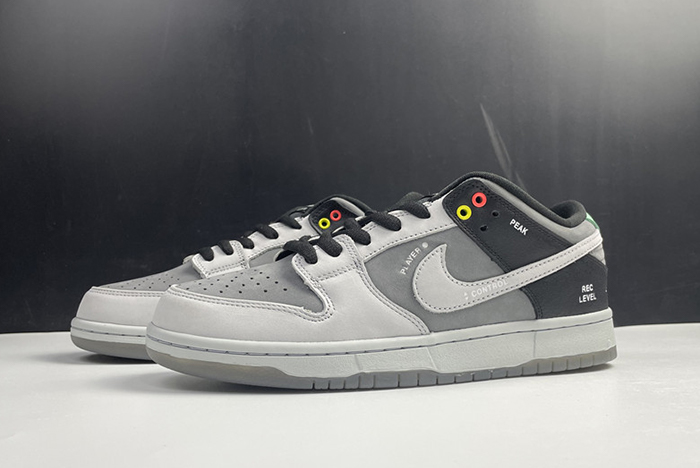 Nike sb dunk “VX1000 Comcorder” CV1659 001
