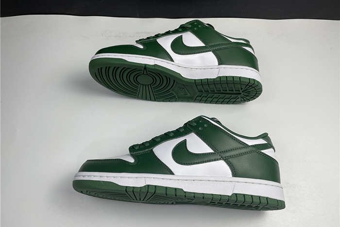 Nike Dunk Low “Team Green”  DD1391-101