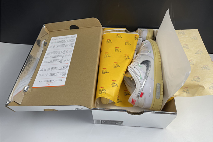 Off-White x Nike Dunk Low DM1602-107