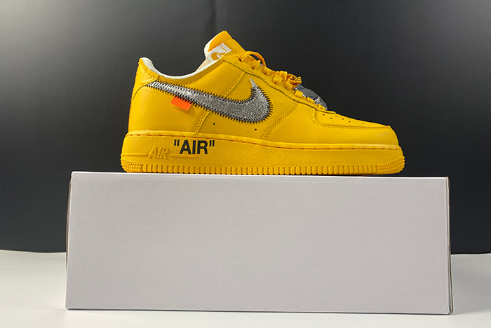OFF-WHITE NIKE AIR FORCE 1 DD1876-700