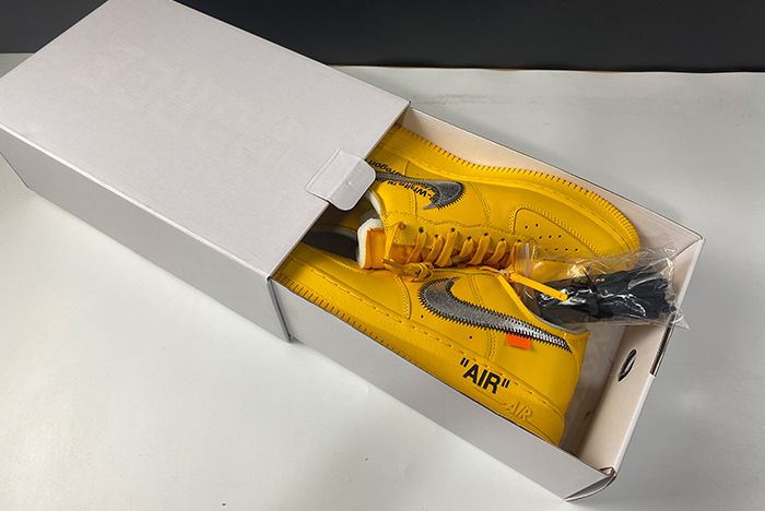 OFF-WHITE NIKE AIR FORCE 1 DD1876-700