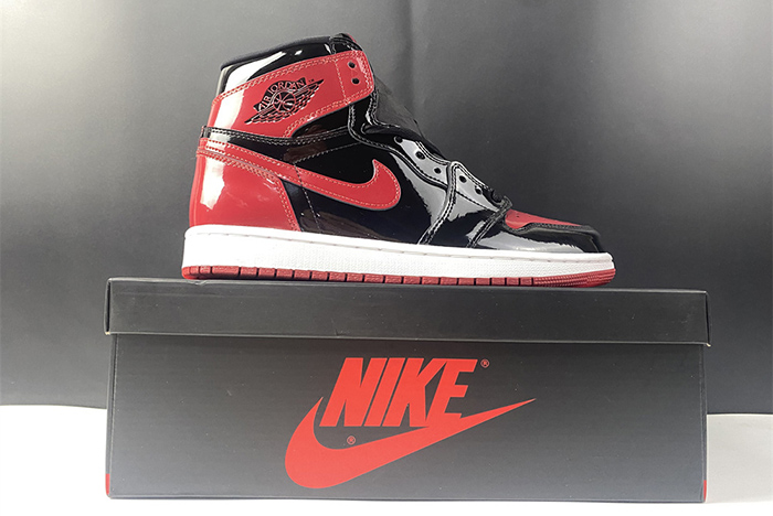 Air Jordan 1 High OG “Bred Patent”  555088-063