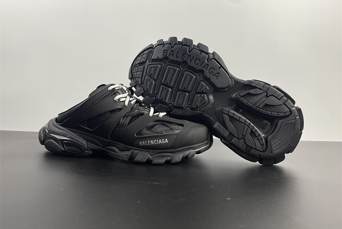 Ba*len*cia*ga track mule in black mesh and nylon 653814w3cp31000
