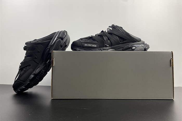 Ba*len*cia*ga track mule in black mesh and nylon 653814w3cp31000