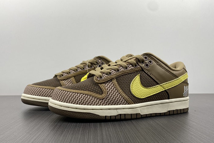 Undefeated x Nike Dunk Low DH3061-200