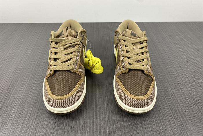 Undefeated x Nike Dunk Low DH3061-200