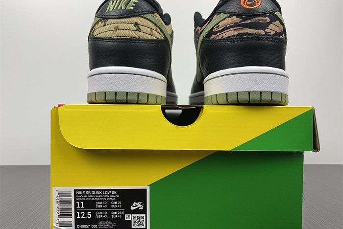 NIKE DUNK LOW SE DH0957-001