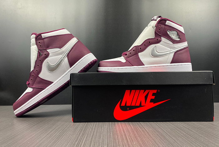 Air Jordan 1 High OG Volt Gold   555088-611