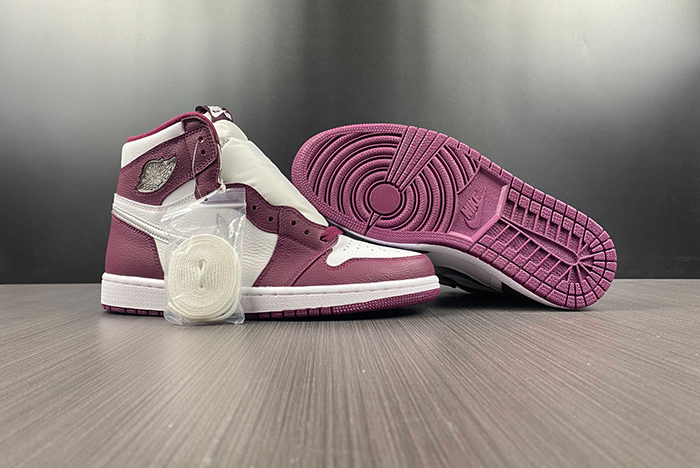 Air Jordan 1 High OG Volt Gold   555088-611