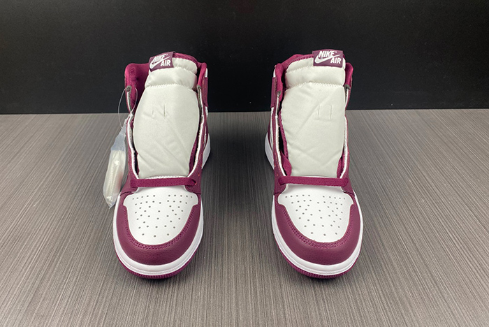 Air Jordan 1 High OG Volt Gold   555088-611