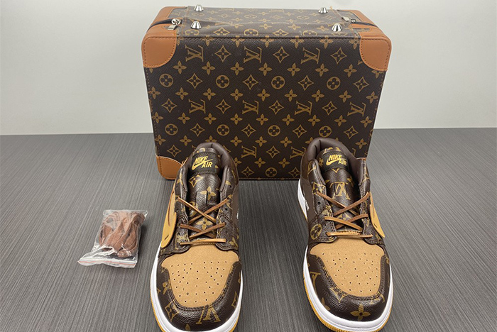 OFF-WHITE x Air Jordan 1 554724-555