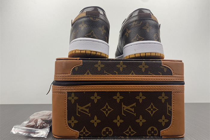 OFF-WHITE x Air Jordan 1 554724-555