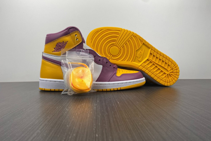 Air Jordan 1 High OG “Brotherhood” 555088-706