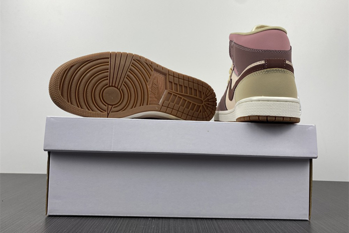 Nike Air Jordan 1 Mid AJ1 DO7440-821