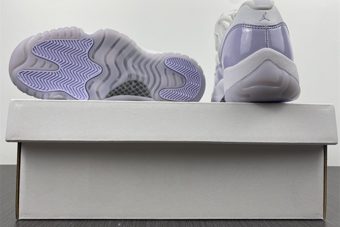 Air Jordan 11 Low”WMNS PURE VIOLET AH7860-101