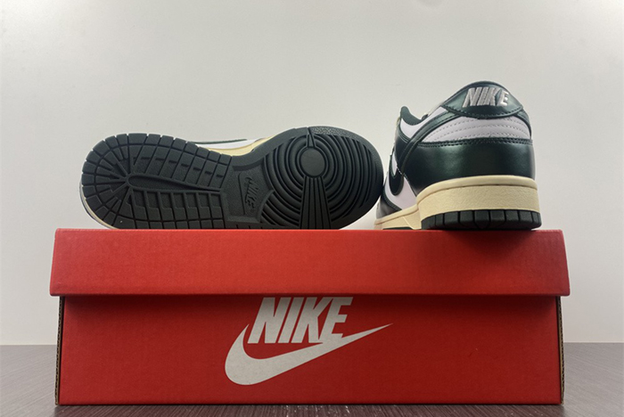 Nike Dunk Low “Vintage Green” DQ8580-100