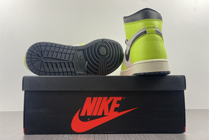 Air Jordan 1 Retro High OG  555088-702