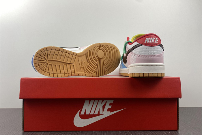 Nike Dunk Low SE ‘’ FREE.99
