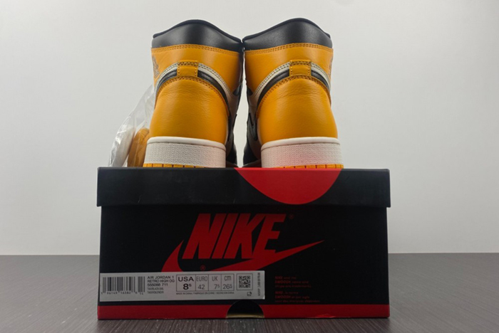 Air Jordan 1 High OG “Yellow Toe” 555088-711