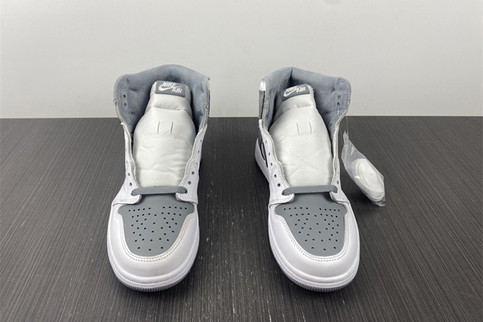 Air Jordan 1 High OG ‘Stealth 555088-037